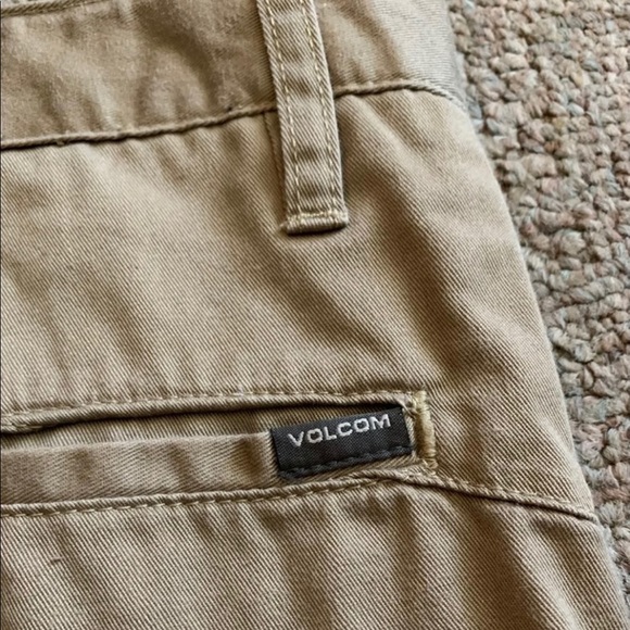 Volcom shorts - Picture 6 of 6